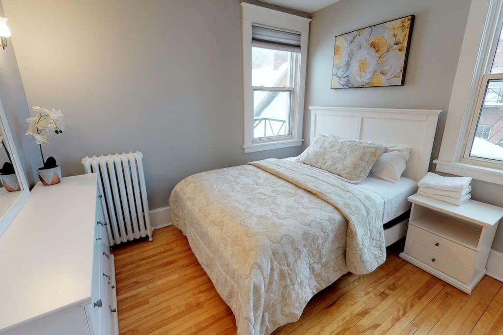 Bright, Clean, Private. In The Heart Of Downtown! Parking, Wi-Fi And Netflix Included Apartment Ottawa Bagian luar foto