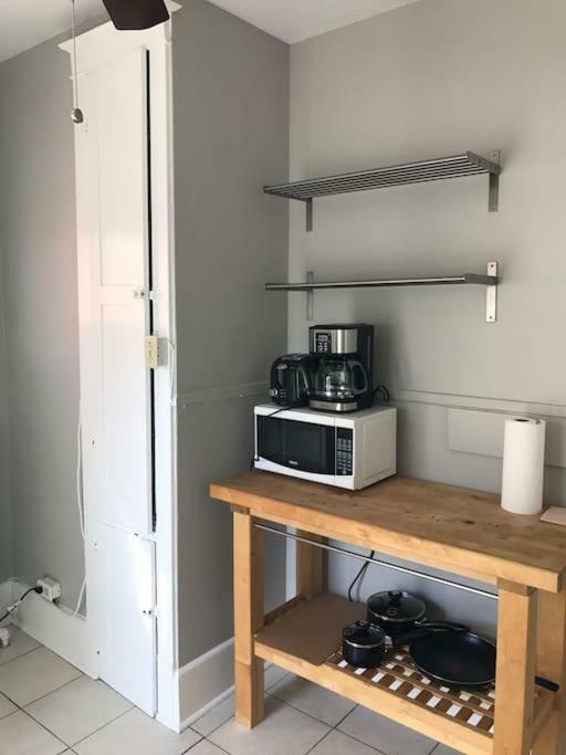 Bright, Clean, Private. In The Heart Of Downtown! Parking, Wi-Fi And Netflix Included Apartment Ottawa Bagian luar foto