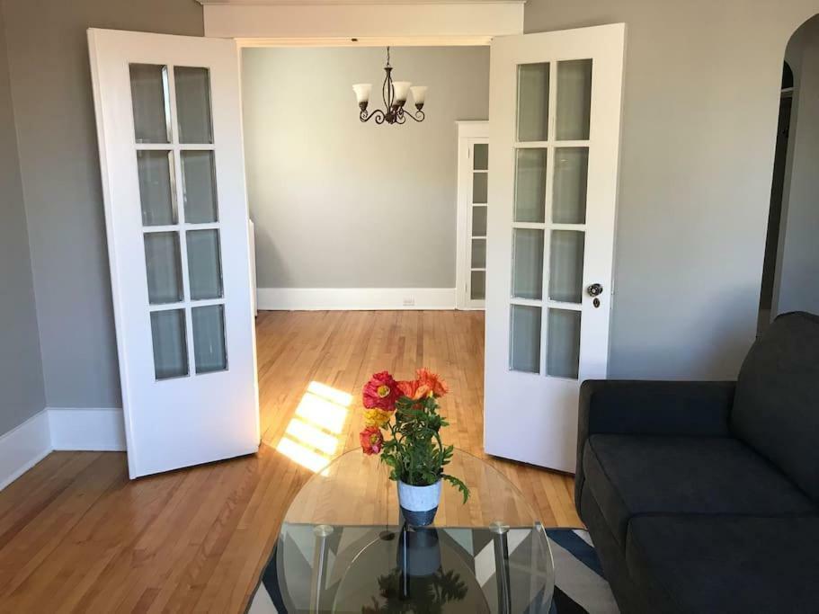 Bright, Clean, Private. In The Heart Of Downtown! Parking, Wi-Fi And Netflix Included Apartment Ottawa Bagian luar foto