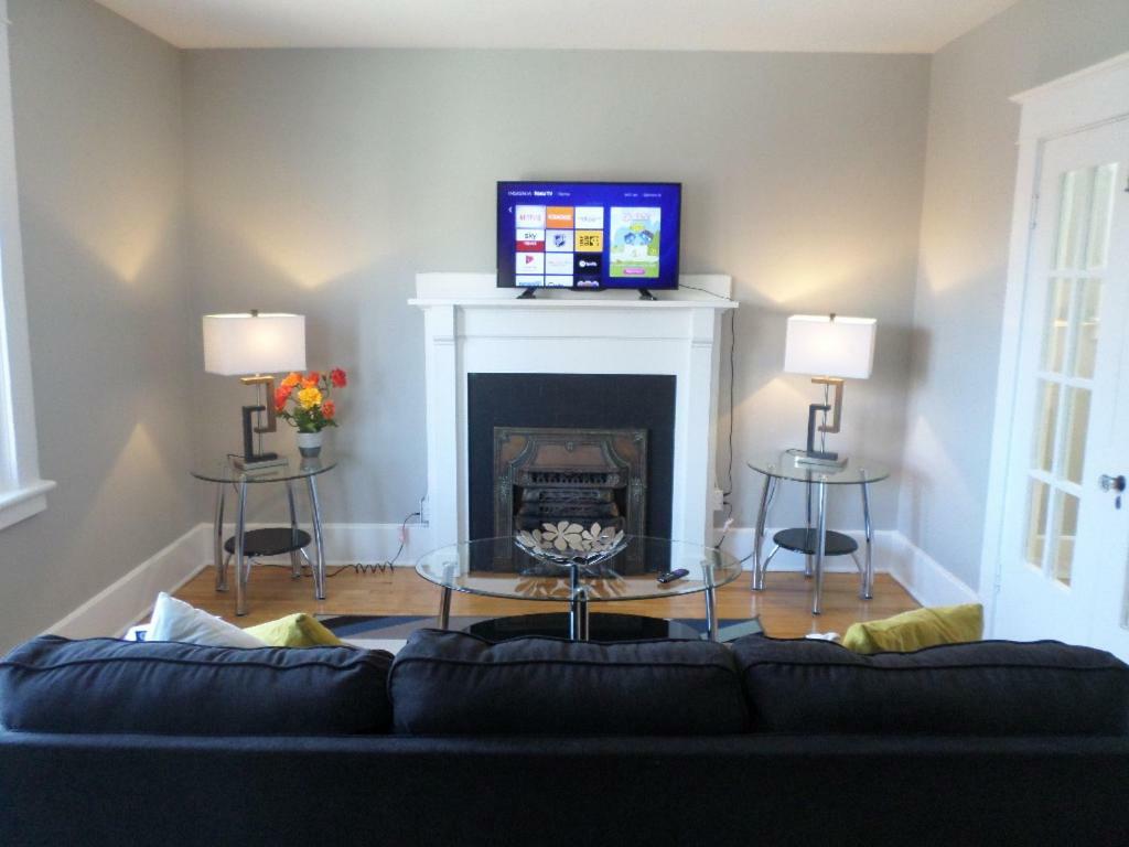 Bright, Clean, Private. In The Heart Of Downtown! Parking, Wi-Fi And Netflix Included Apartment Ottawa Bagian luar foto