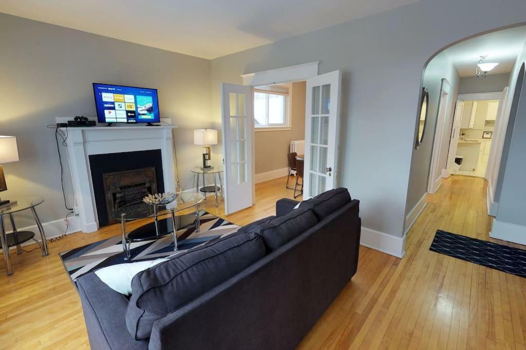 Bright, Clean, Private. In The Heart Of Downtown! Parking, Wi-Fi And Netflix Included Apartment Ottawa Bagian luar foto